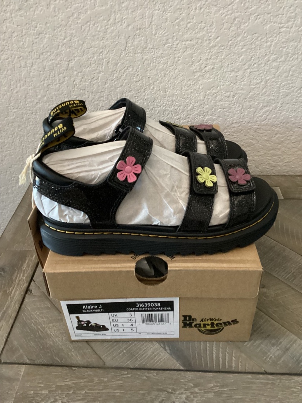 DR. MARTENS Klaire Sandal, big girl size 5